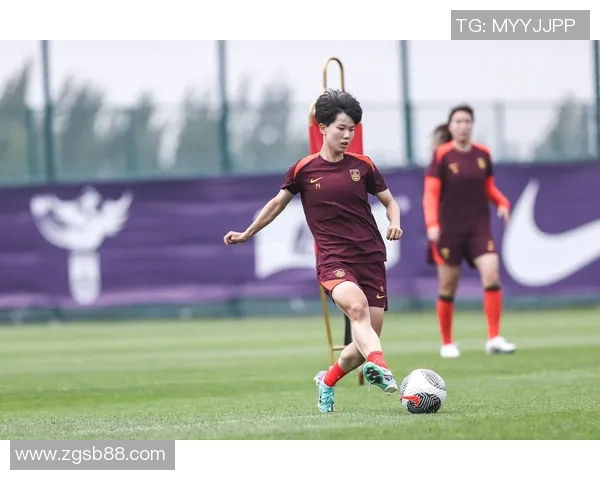 女足国家队获世界杯冠军闪耀国家英雄在球场上熠熠生辉